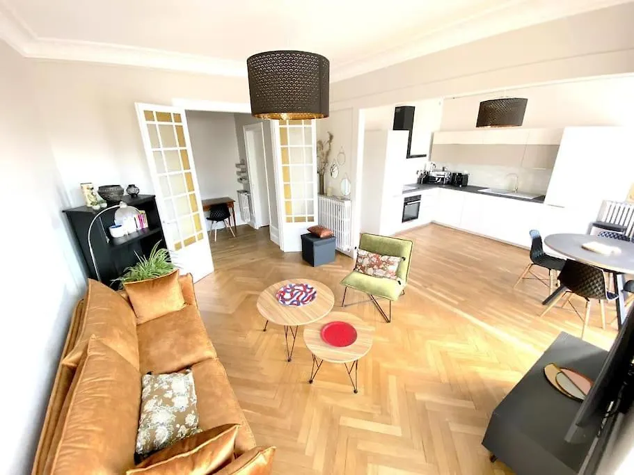 T3 De 73 M2 , Garage , Vue Montagnes Et Chateau Annecy France