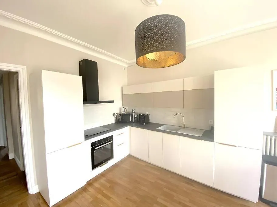 T3 De 73 M2 , Garage , Vue Montagnes Et Chateau Annecy 0*,  France