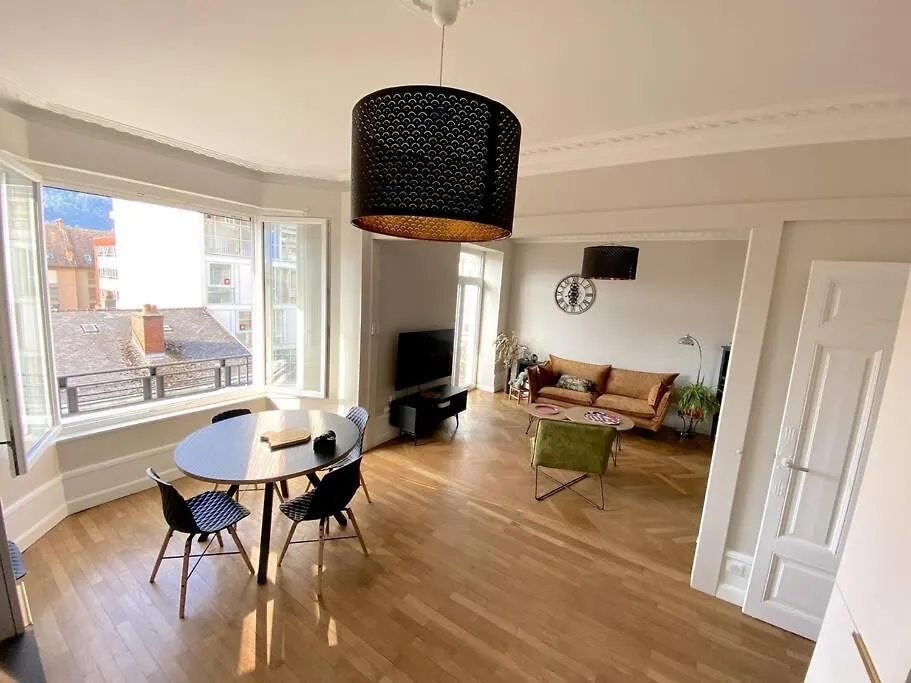T3 De 73 M2 , Garage , Vue Montagnes Et Chateau آنسي