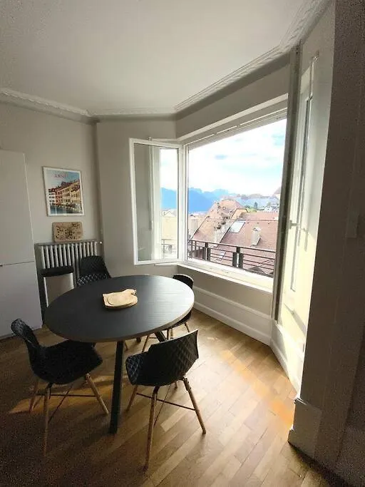T3 De 73 M2 , Garage , Vue Montagnes Et Chateau Annecy France