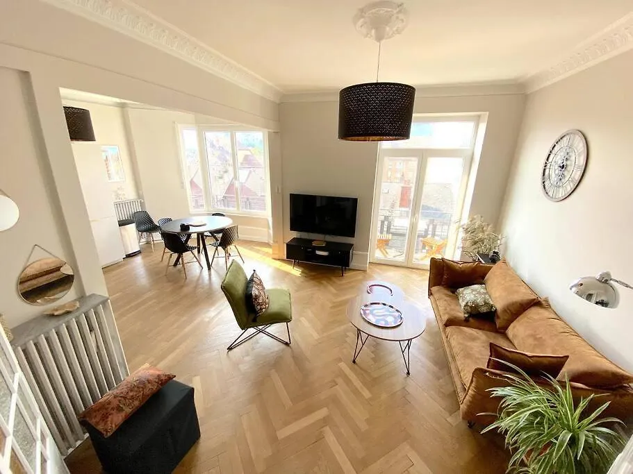 T3 De 73 M2 , Garage , Vue Montagnes Et Chateau آنسي 0*,  فرنسا